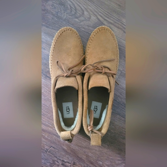 Tan Ugg Moccasins 11 - Picture 1 of 4